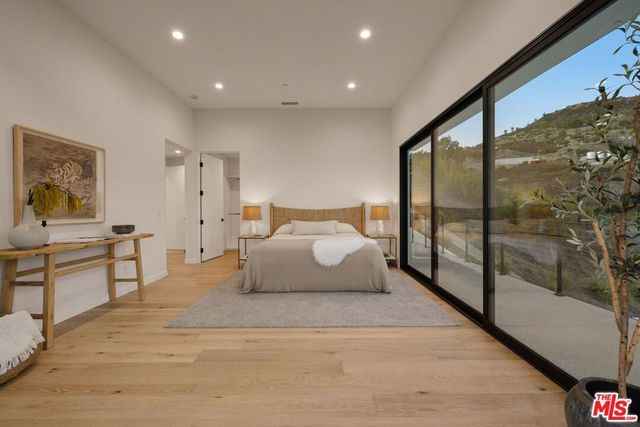 2165 E Little Las Flores Road, Topanga, CA 90290