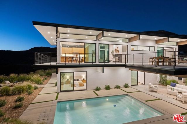 2165 E Little Las Flores Road, Topanga, CA 90290