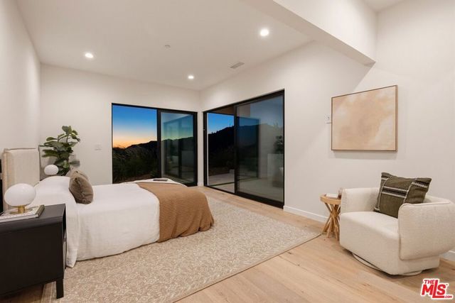 2165 E Little Las Flores Road, Topanga, CA 90290