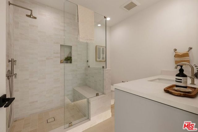 2165 E Little Las Flores Road, Topanga, CA 90290