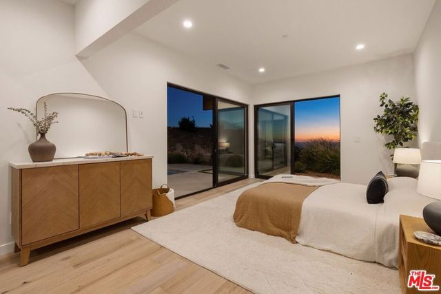 2165 E Little Las Flores Road, Topanga, CA 90290
