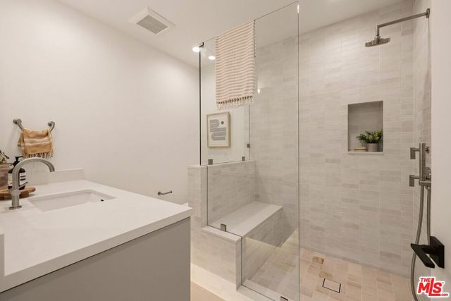 2165 E Little Las Flores Road, Topanga, CA 90290
