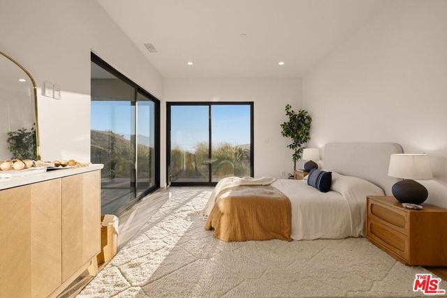 2165 E Little Las Flores Road, Topanga, CA 90290
