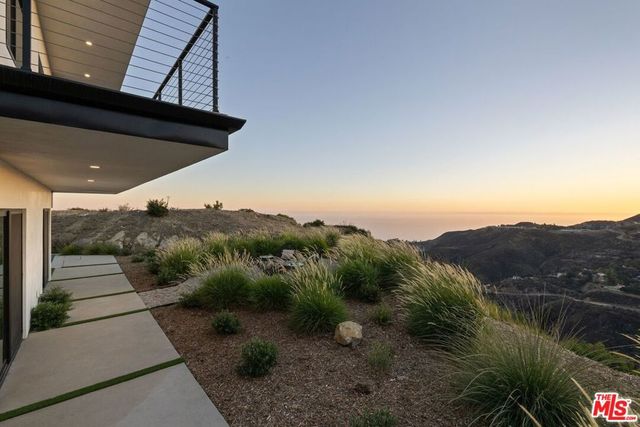 2165 E Little Las Flores Road, Topanga, CA 90290