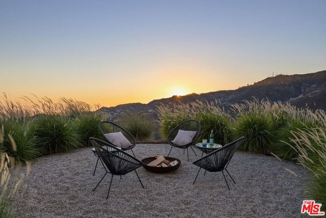 2165 E Little Las Flores Road, Topanga, CA 90290
