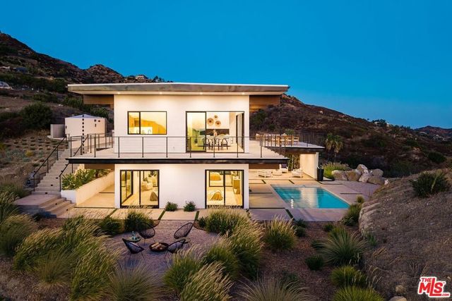 2165 E Little Las Flores Road, Topanga, CA 90290