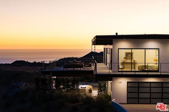 2165 E Little Las Flores Road, Topanga, CA 90290