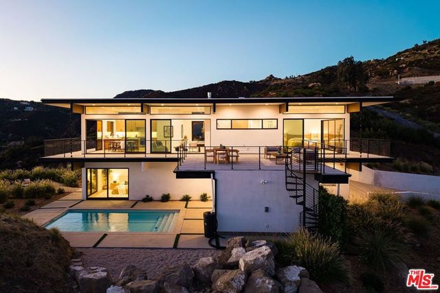 2165 E Little Las Flores Road, Topanga, CA 90290