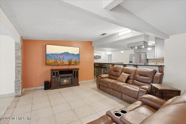 9716 DEVONSHIRE Boulevard, Jacksonville, FL 32208