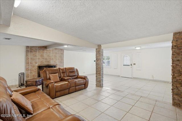 9716 DEVONSHIRE Boulevard, Jacksonville, FL 32208