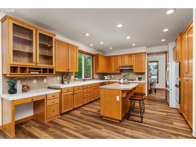 8539 Sw 166TH Ter, Beaverton, OR 97007