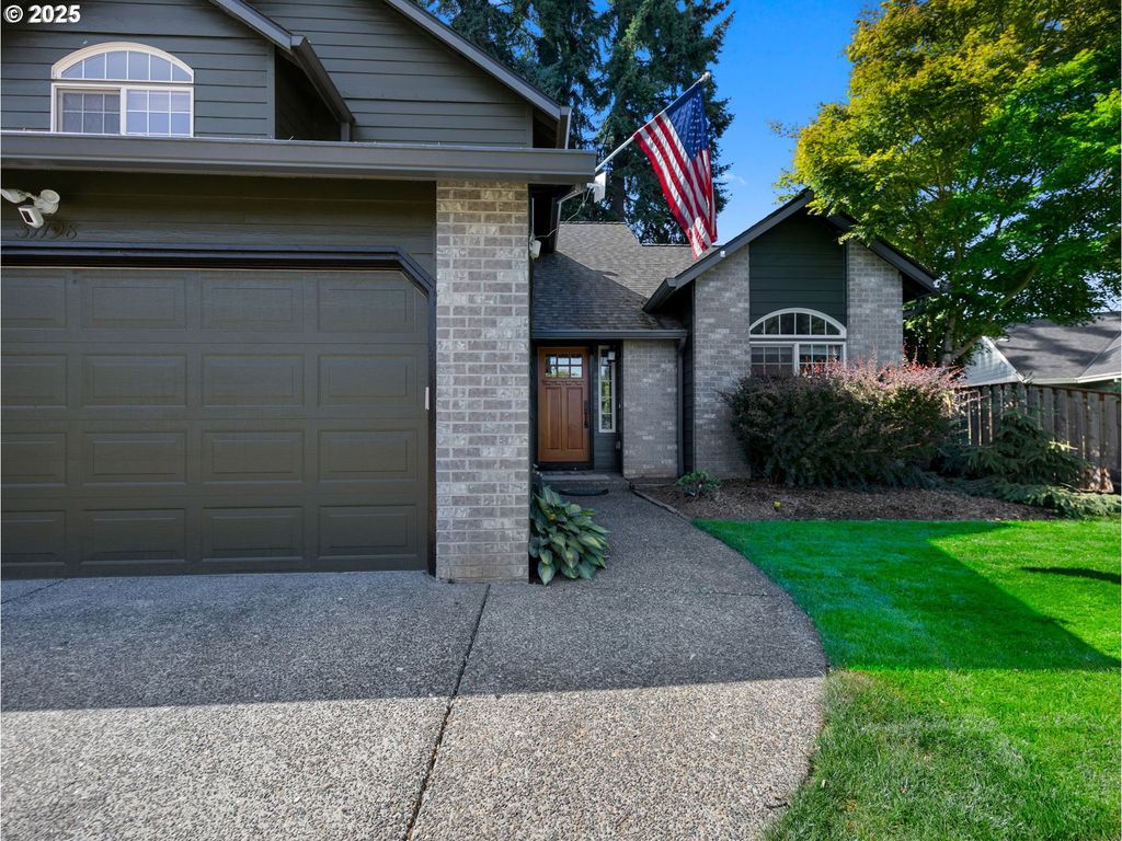37198 RACHAEL Dr, Sandy, OR 97055