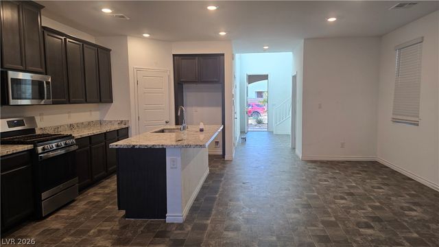 6806 Chargehand Avenue, Las Vegas, NV 89156