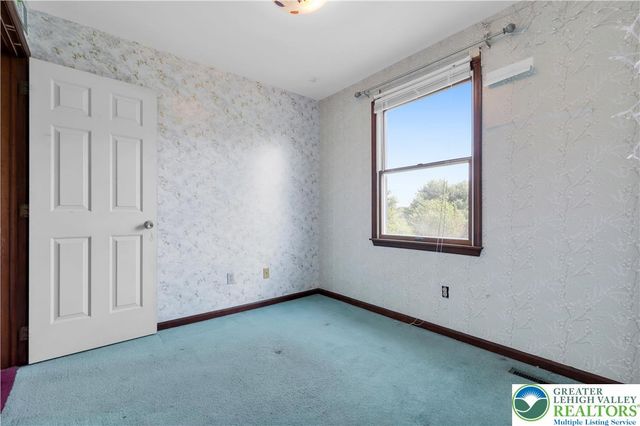 547 Roberts Road, Bushkill Twp, PA 18064