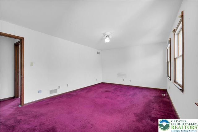 547 Roberts Road, Bushkill Twp, PA 18064