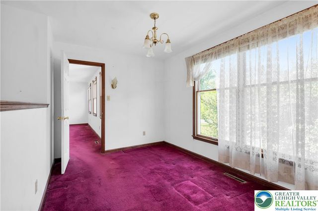 547 Roberts Road, Bushkill Twp, PA 18064