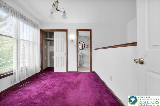 547 Roberts Road, Bushkill Twp, PA 18064