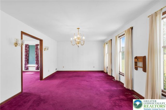 547 Roberts Road, Bushkill Twp, PA 18064