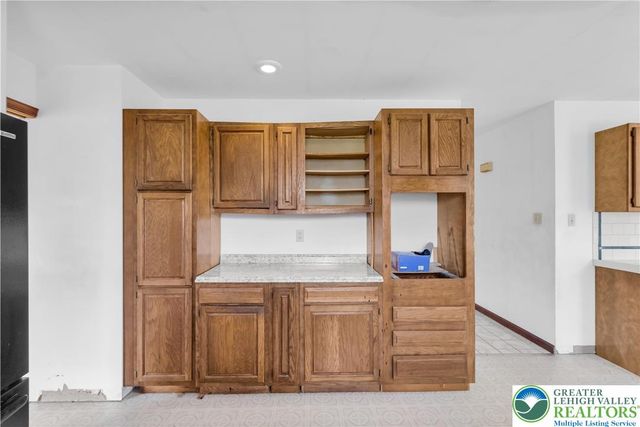 547 Roberts Road, Bushkill Twp, PA 18064