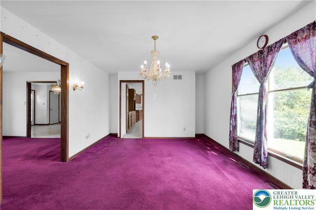 547 Roberts Road, Bushkill Twp, PA 18064