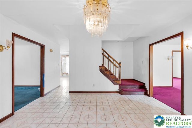 547 Roberts Road, Bushkill Twp, PA 18064