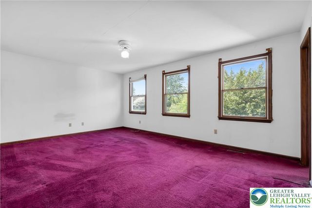 547 Roberts Road, Bushkill Twp, PA 18064