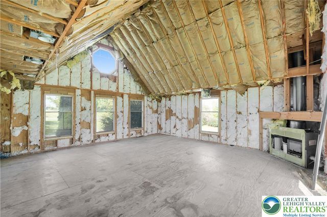 547 Roberts Road, Bushkill Twp, PA 18064