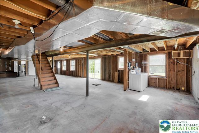 547 Roberts Road, Bushkill Twp, PA 18064