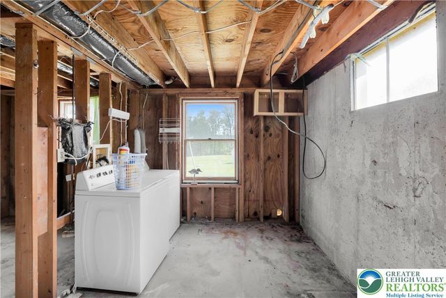 547 Roberts Road, Bushkill Twp, PA 18064
