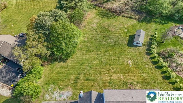 547 Roberts Road, Bushkill Twp, PA 18064