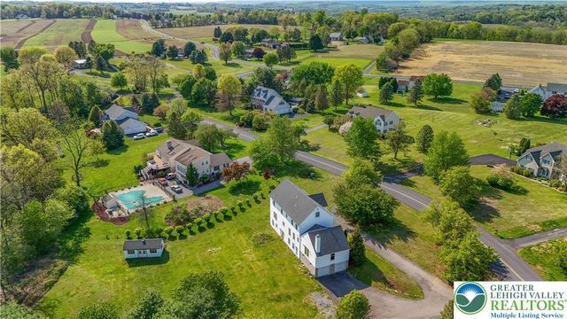 547 Roberts Road, Bushkill Twp, PA 18064