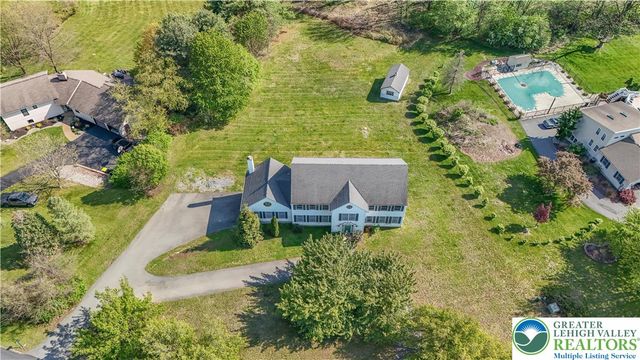 547 Roberts Road, Bushkill Twp, PA 18064