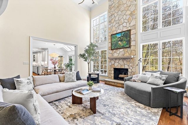 9 Sanderson Ln, Weston, MA 02493