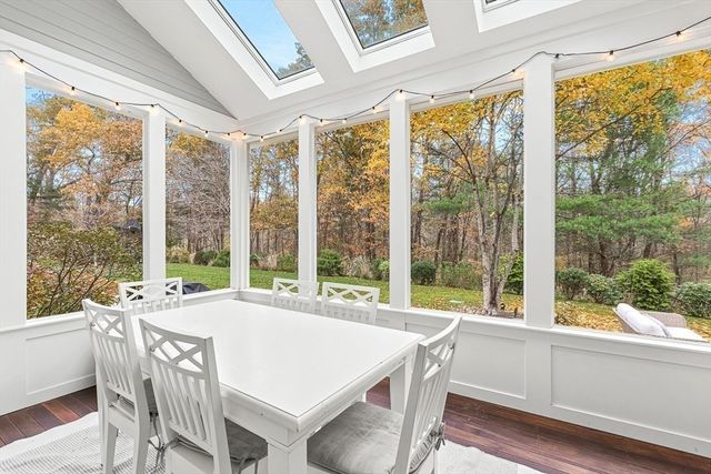 9 Sanderson Ln, Weston, MA 02493