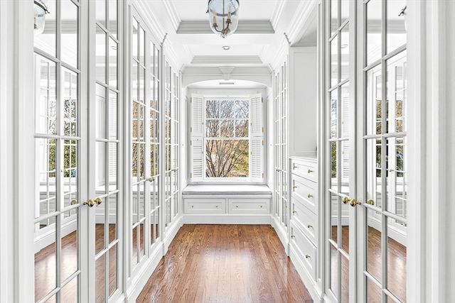 9 Sanderson Ln, Weston, MA 02493