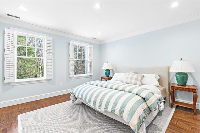 9 Sanderson Ln, Weston, MA 02493