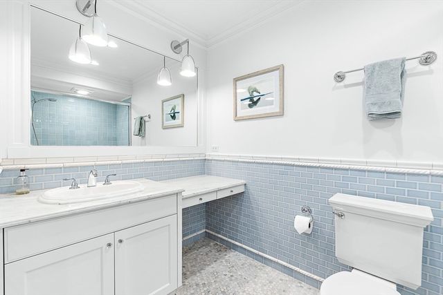 9 Sanderson Ln, Weston, MA 02493