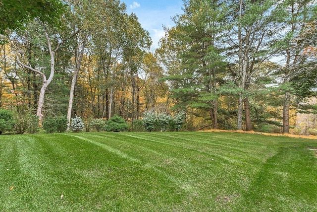 9 Sanderson Ln, Weston, MA 02493