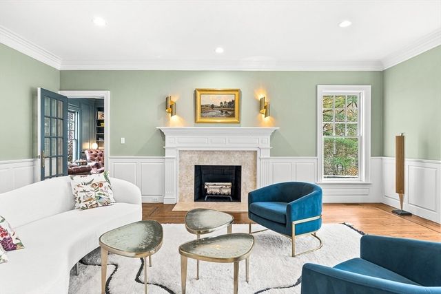 9 Sanderson Ln, Weston, MA 02493