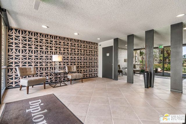 1660 S La Reina Way 1A, Palm Springs, CA 92264
