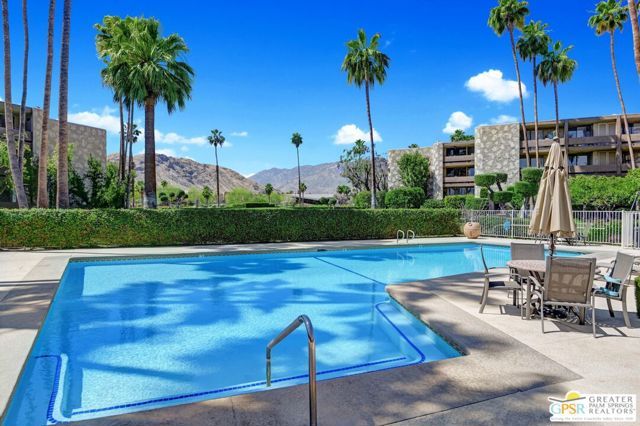 1660 S La Reina Way 1A, Palm Springs, CA 92264
