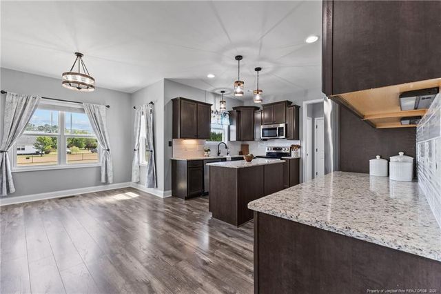 7031 Glynn Mill Farm Drive, Fayetteville, NC 28306