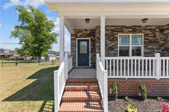 7031 Glynn Mill Farm Drive, Fayetteville, NC 28306