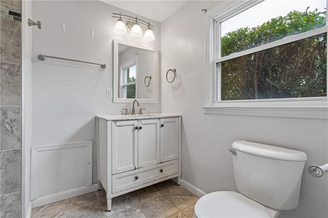 30 Briarwood DR, Hampton, VA 23666