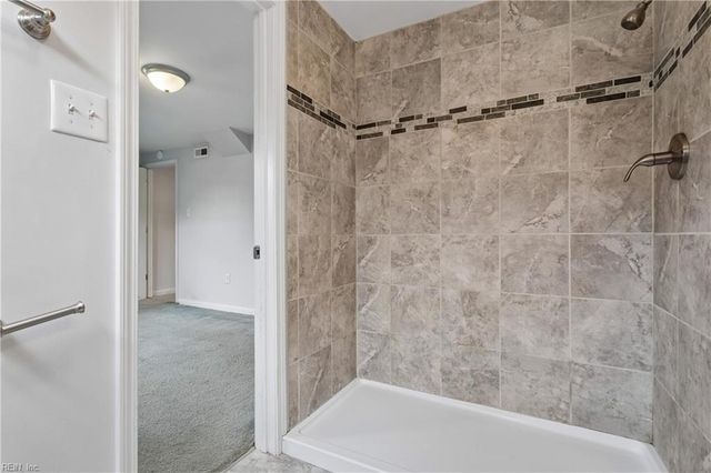 30 Briarwood DR, Hampton, VA 23666