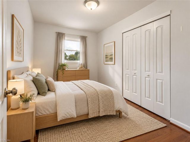 30 Briarwood DR, Hampton, VA 23666