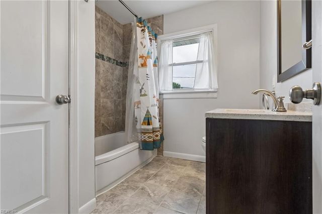 30 Briarwood DR, Hampton, VA 23666