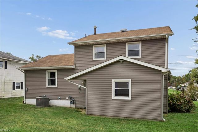 30 Briarwood DR, Hampton, VA 23666