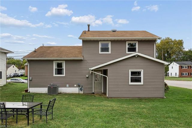 30 Briarwood DR, Hampton, VA 23666