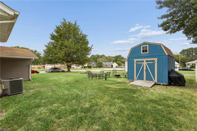 30 Briarwood DR, Hampton, VA 23666
